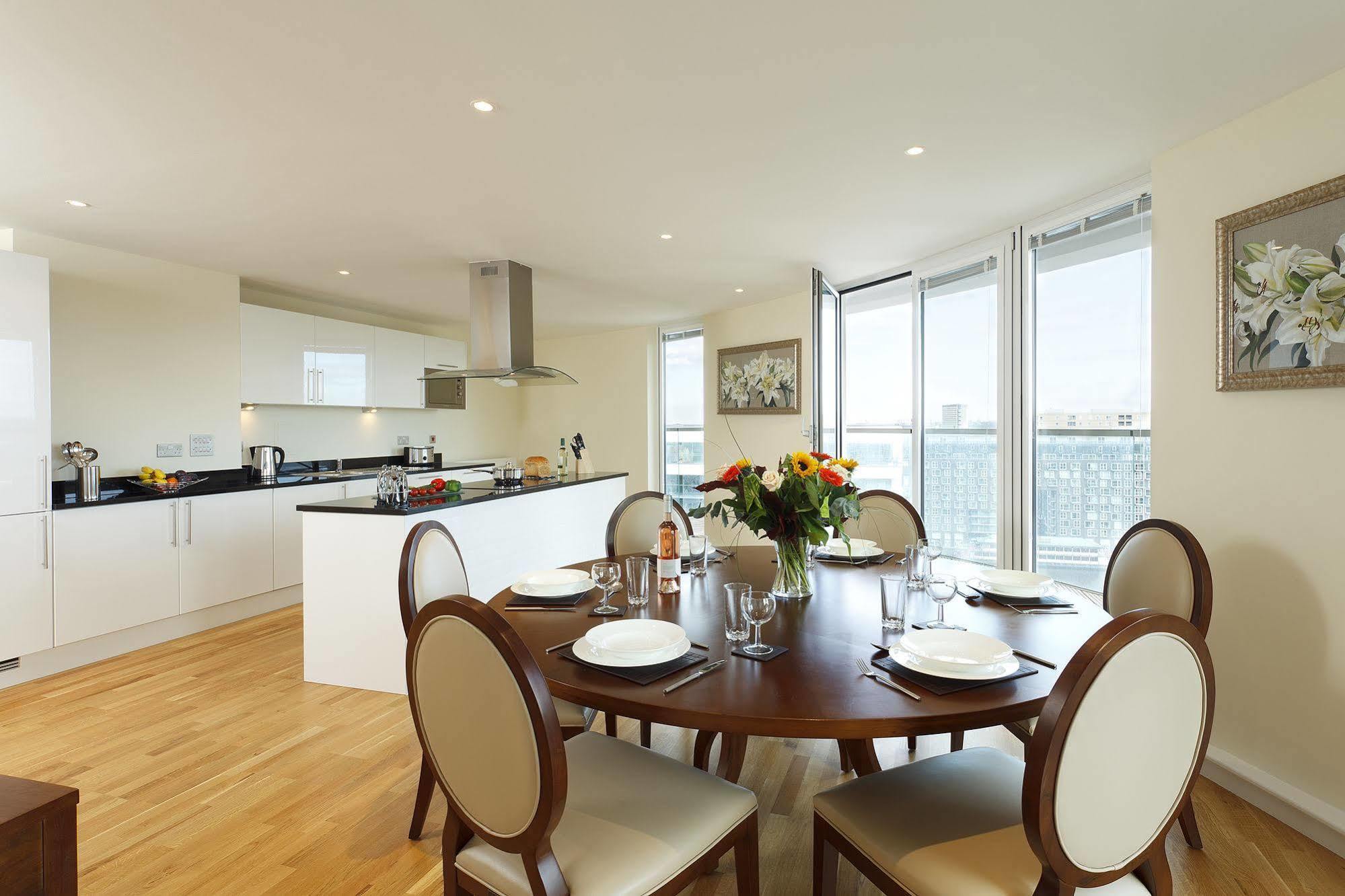 לונדון Saco Canary Wharf - Trinity Tower מראה חיצוני תמונה